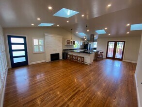 1122 Miles Ave in Pacific Grove, CA - Building Photo - Building Photo