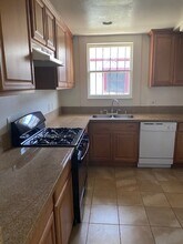 5424 S Van Ness Ave, Unit Van Ness in Los Angeles, CA - Building Photo - Building Photo
