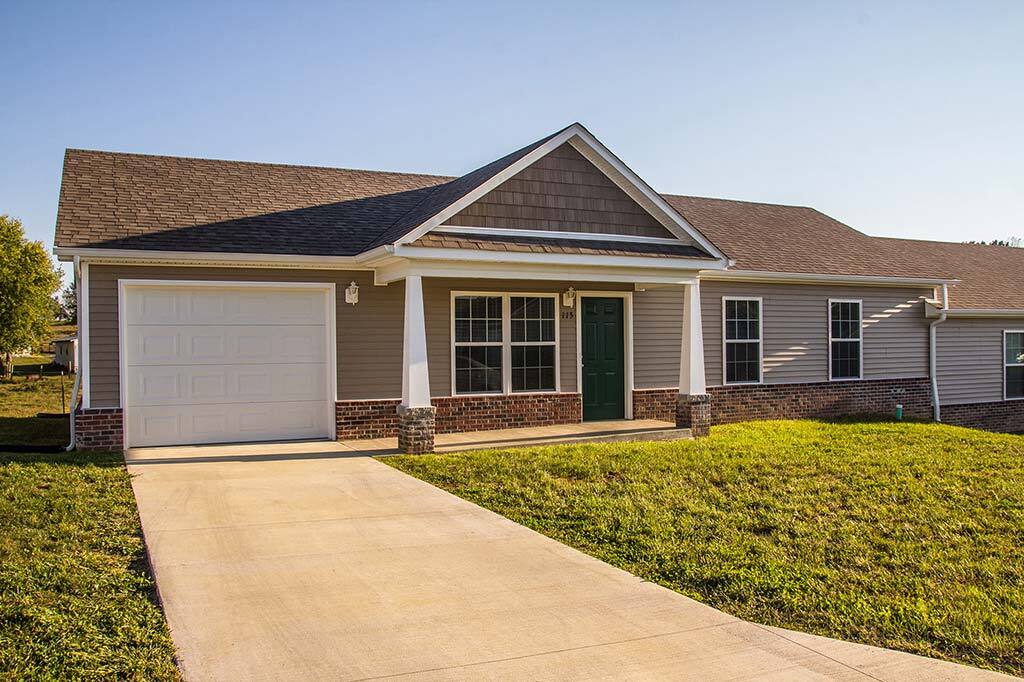 Salem Springs Garden Homes in Russell Springs, KY - Building Photo