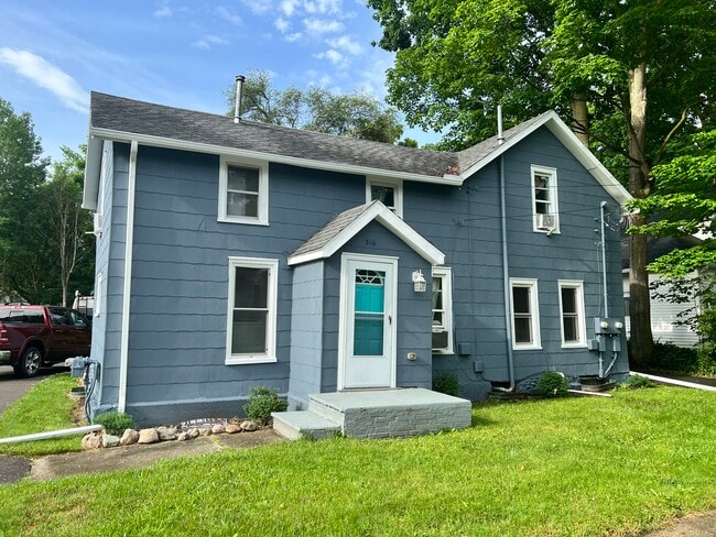 316 E Sycamore St, Unit Upper 316.5