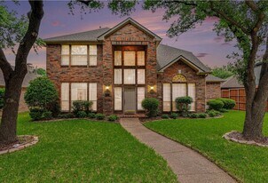 6881 Baird Dr in Plano, TX - Building Photo
