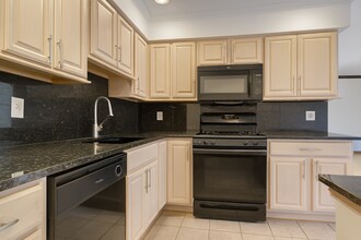 532 Gia Cir in Clifton Heights, PA - Building Photo - Building Photo