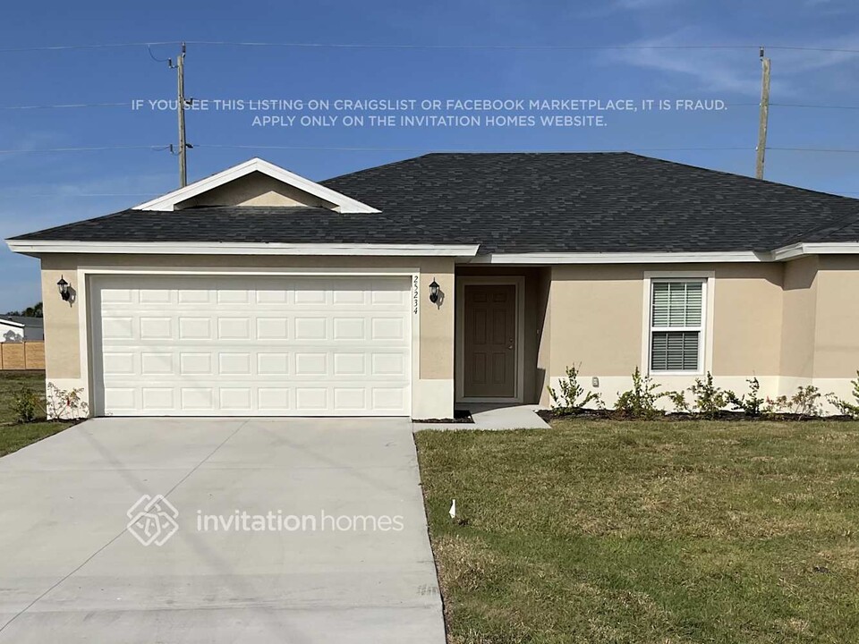 25234 Alicante Dr in Punta Gorda, FL - Building Photo