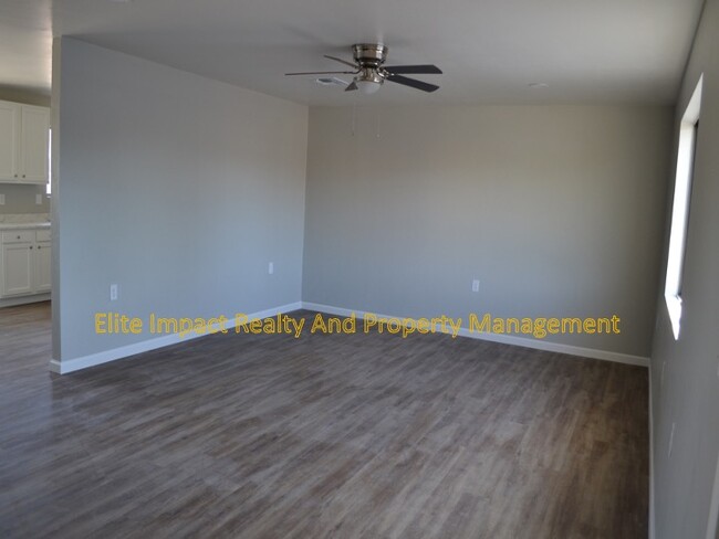 420 E Flores St in Tucson, AZ - Building Photo - Building Photo