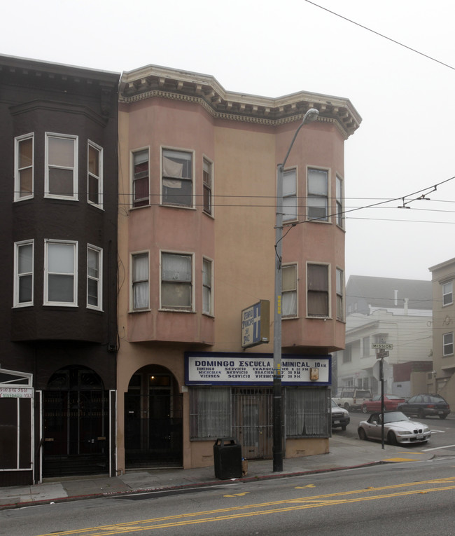 105-107 Highland Ave in San Francisco, CA - Foto de edificio - Building Photo