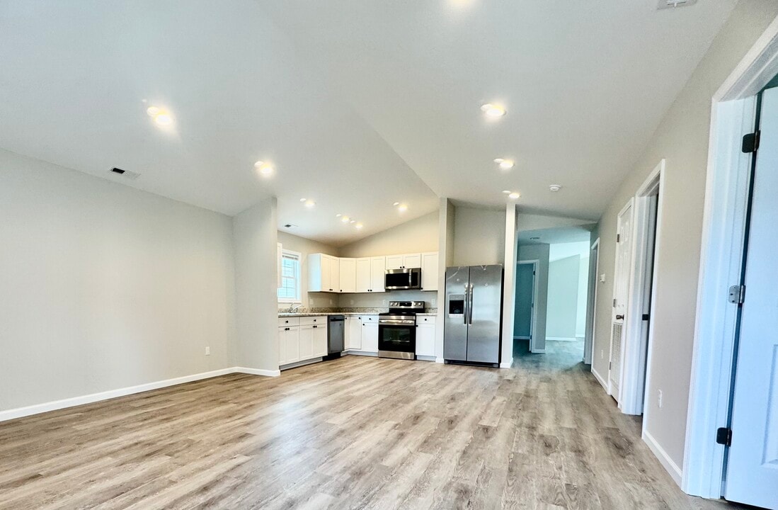 96 Duncan Ln in Radford, VA - Building Photo