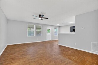 1435 Queen Annes Dr in Burleson, TX - Building Photo - Building Photo