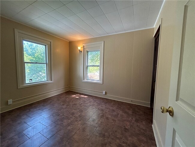 property at 208 Cummings St