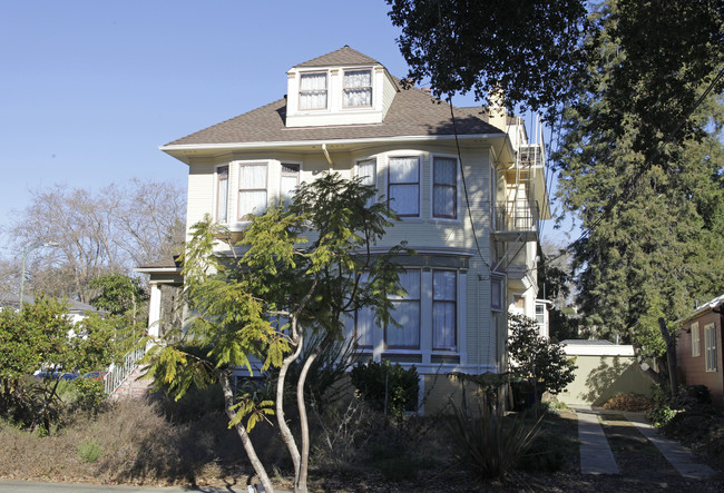 1601 Alameda Ave in Alameda, CA - Foto de edificio - Building Photo