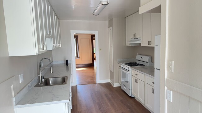 230 Ridgewood Ave in San Francisco, CA - Building Photo - Building Photo