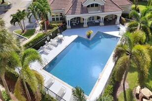 815 W Boynton Beach Blvd in Boynton Beach, FL - Building Photo