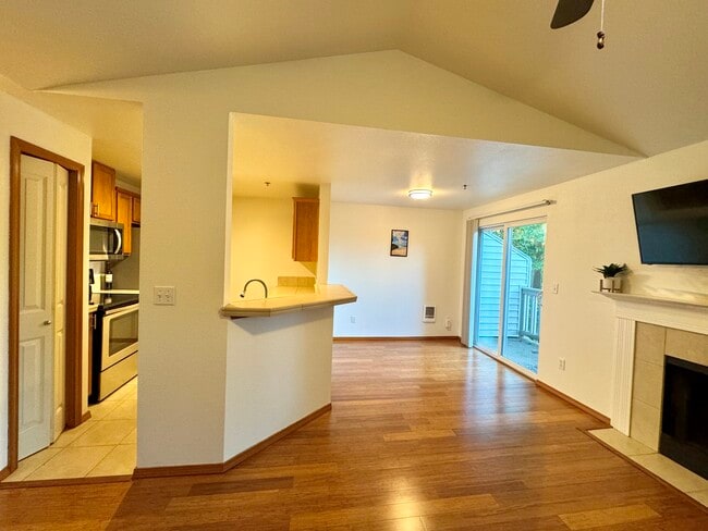 11527 Highway 99, Unit E302