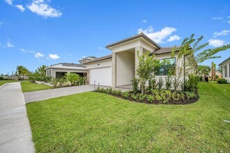 13917 Vivant Dr in Palm Beach Gardens, FL - Foto de edificio - Building Photo