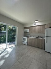 3758 Lora St in Ft. Myers, FL - Building Photo - Building Photo