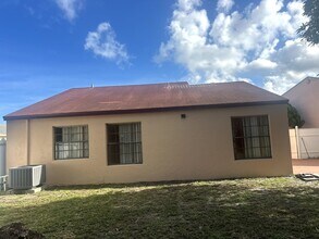 2441 SW 82nd Ave in Miramar, FL - Building Photo - Building Photo