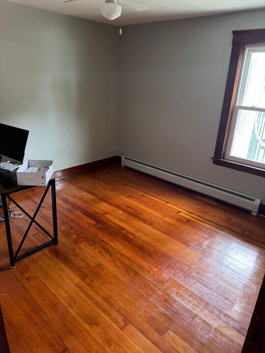 25 Slater St in Webster, MA - Building Photo