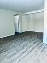 Spaulding Loch in Kent, OH - Foto de edificio - Building Photo