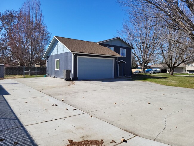 1872 Alder Ave in Richland, WA - Building Photo - Building Photo