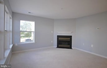 11405 Windleaf Ct-Unit -A in Reston, VA - Building Photo - Building Photo