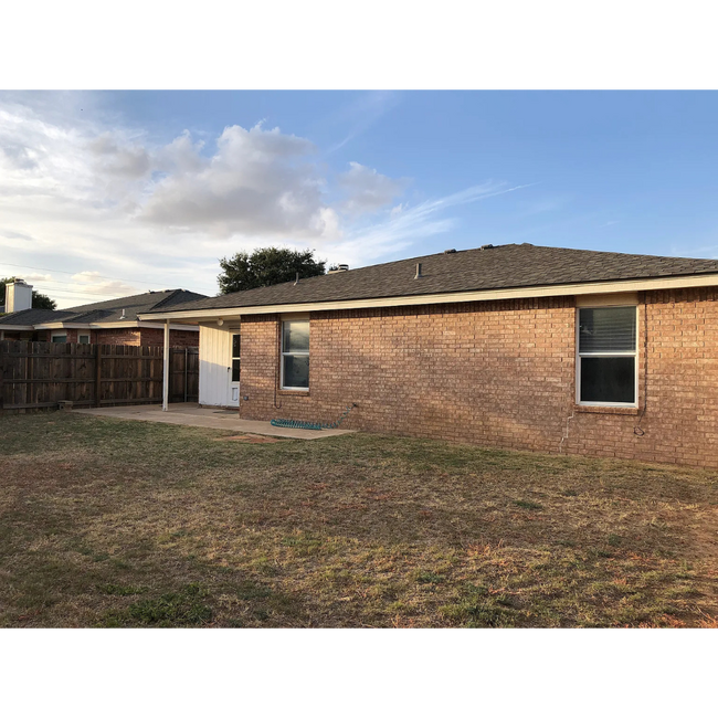 6111 7th St in Lubbock, TX - Building Photo - Building Photo