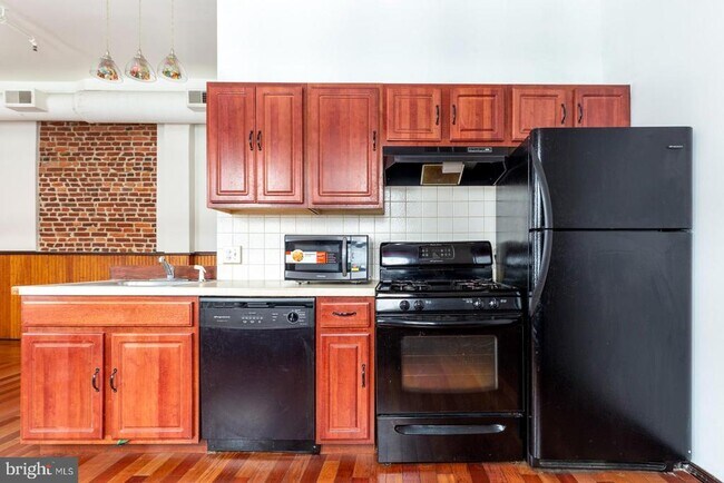 35 S 13th St in Philadelphia, PA - Building Photo - Building Photo