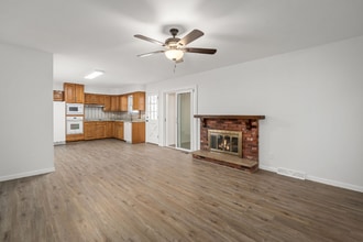 13900 Evan Aire Dr in Florissant, MO - Building Photo - Building Photo