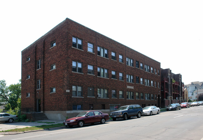 Hollywood and Williams Apartments in Duluth, MN - Foto de edificio - Building Photo