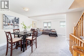 2300-2300 Brays Ln in Oakville, ON - Building Photo - Building Photo