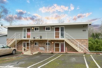 Amelia Apartments in Seatac, WA - Foto de edificio - Building Photo