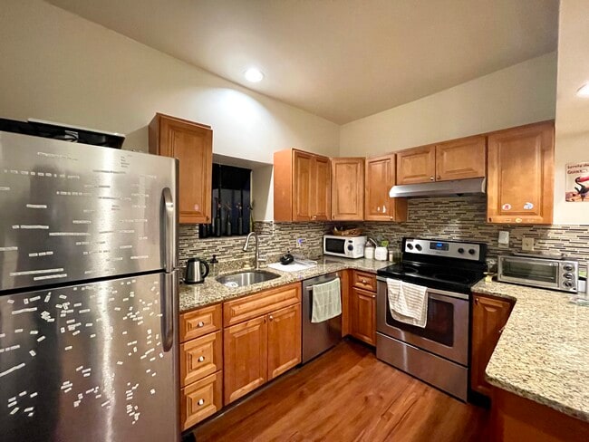 616 Columbus Ave, Unit #1 in Boston, MA - Building Photo - Building Photo