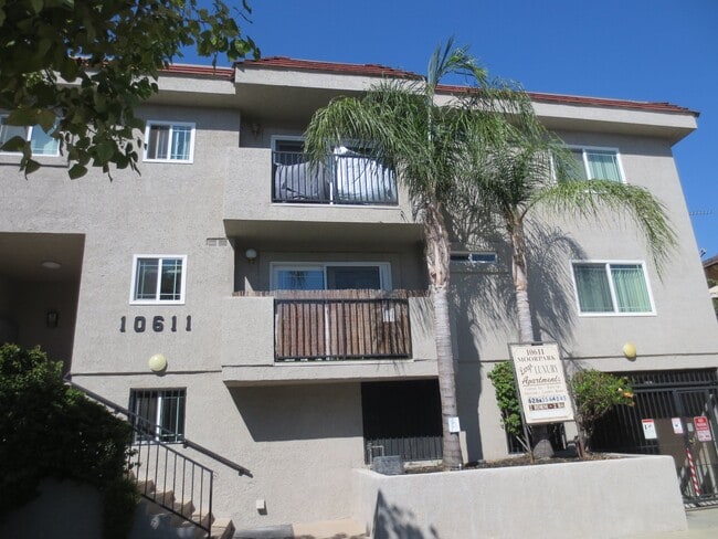 10611 Moorpark St, Unit 202