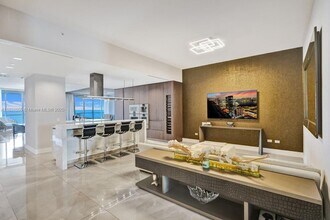 18501 Collins Ave in Sunny Isles Beach, FL - Building Photo - Building Photo