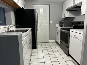 9733 Westview Dr-Unit -1315 in Coral Springs, FL - Foto de edificio - Building Photo