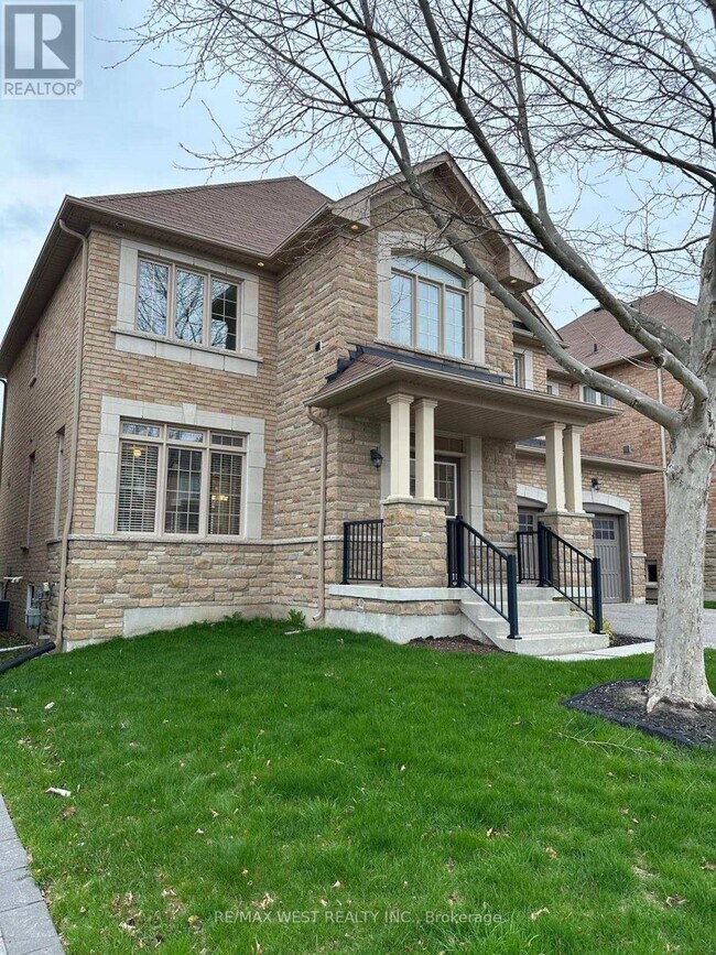 959 Ernest Cousins Cir in Newmarket, ON - Building Photo - Building Photo