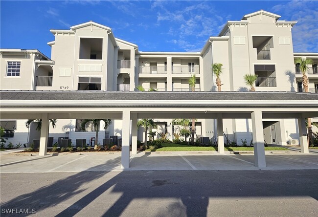 5749 Double Eagle Cir in Ave Maria, FL - Foto de edificio - Building Photo