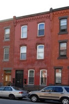 1826 W Diamond St in Philadelphia, PA - Building Photo