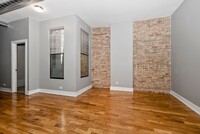 2754 W Cermak Ave. in Chicago, IL - Foto de edificio - Interior Photo