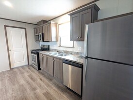 106 Delta Dawn Dr in Springfield, IL - Building Photo