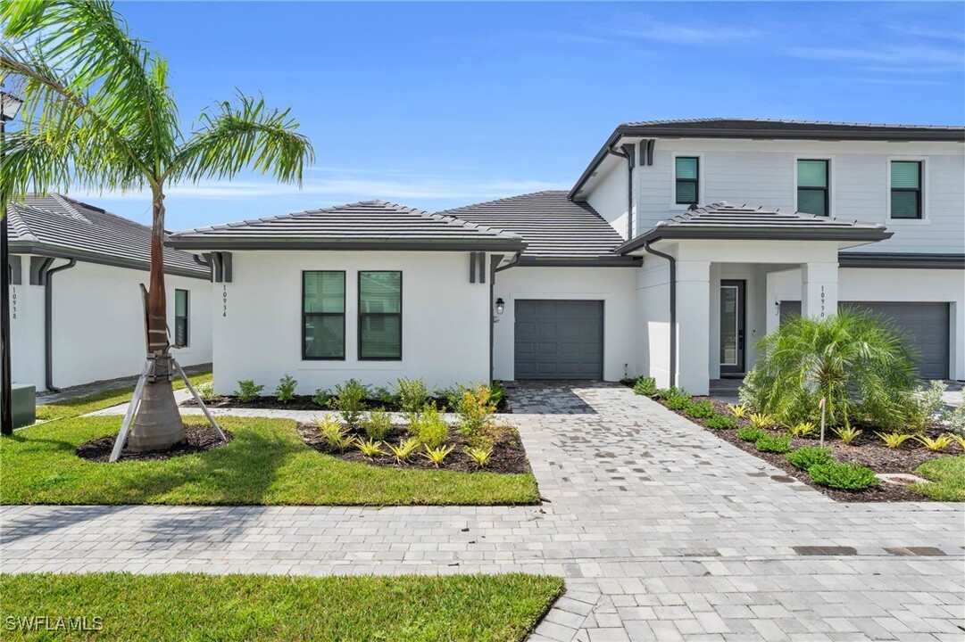 10934 Preachers Cv Ln in Ft. Myers, FL - Building Photo