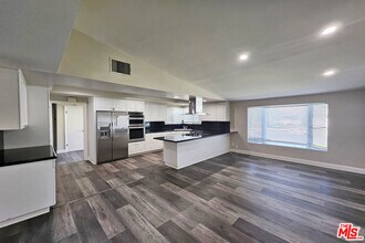 23526 Dolorosa St in Los Angeles, CA - Building Photo - Building Photo