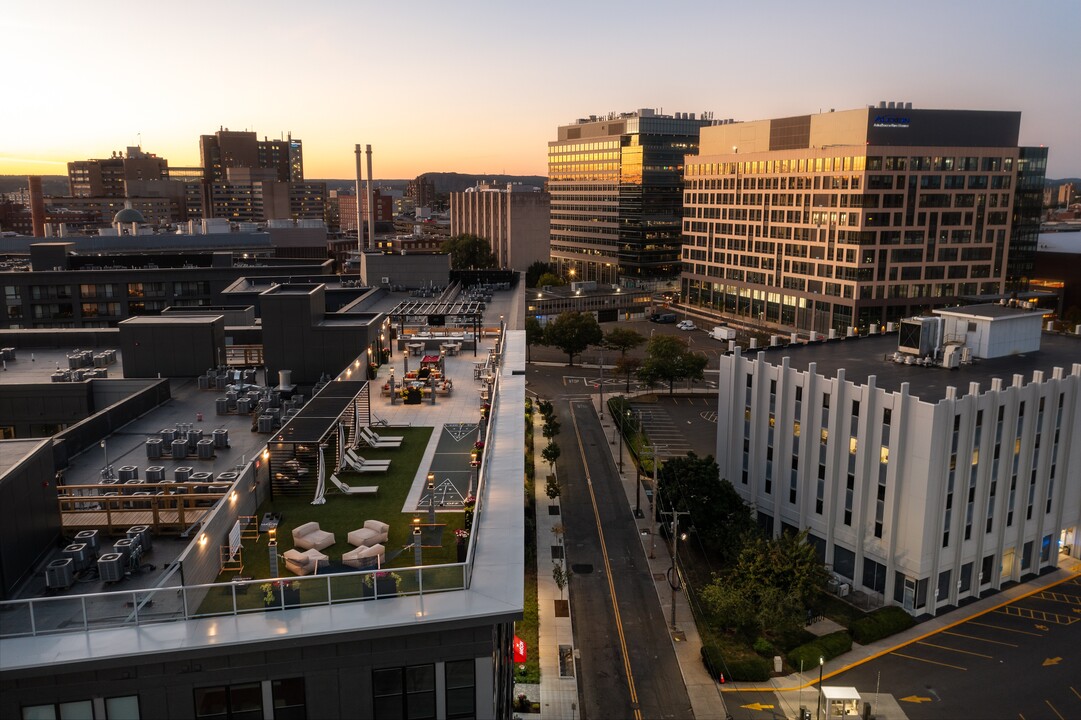 The Mason at City Crossing in New Haven, CT - Building Photo