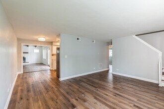 433 Wildwood Dr in Park Forest, IL - Foto de edificio - Building Photo