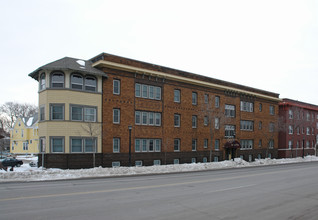 2107 Hennepin in Minneapolis, MN - Building Photo - Building Photo