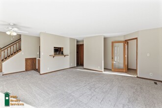7928 Barbara Ave in Inver Grove Heights, MN - Building Photo - Building Photo