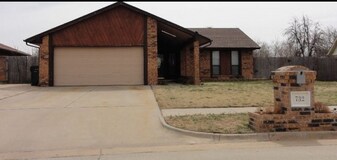 732 Waterview Rd in Oklahoma City, OK - Building Photo