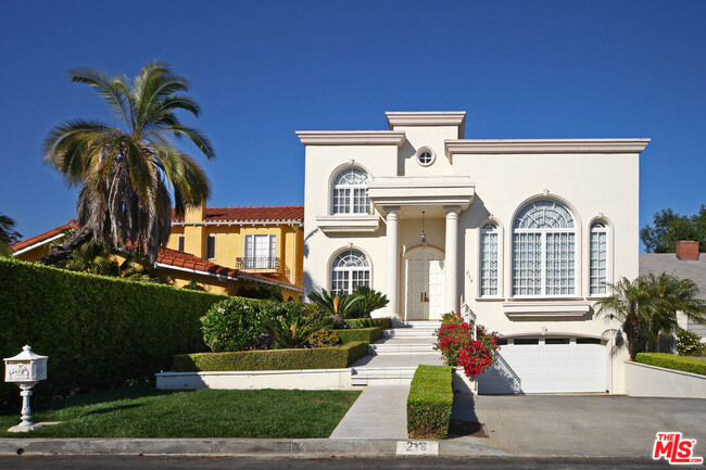 218 S Medio Dr in Los Angeles, CA - Building Photo - Building Photo