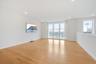 13356 Arrowbrook Centre Dr in Herndon, VA - Building Photo - Building Photo