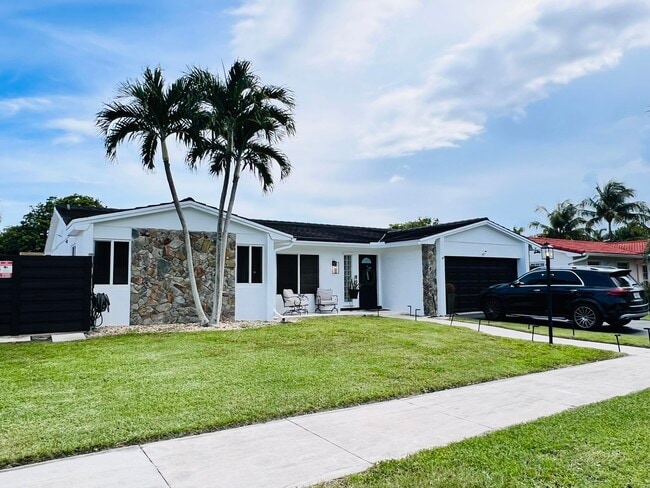 8040 SW 196th Terrace in Cutler Bay, FL - Building Photo - Building Photo