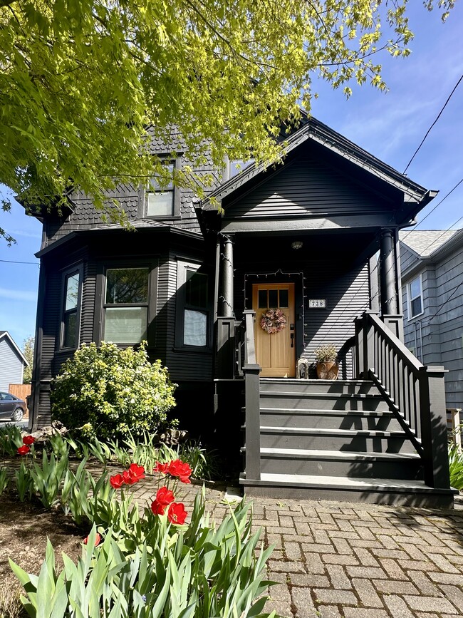 property at 728 SE 30th Ave