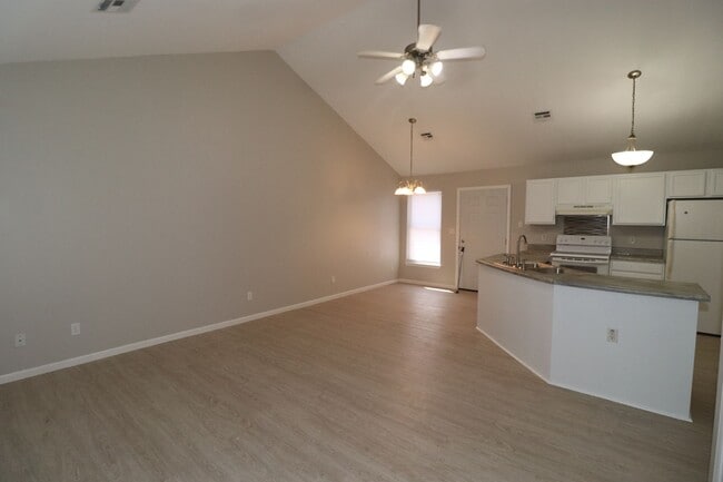 1308 N Jefferson St in Junction City, KS - Building Photo - Building Photo
